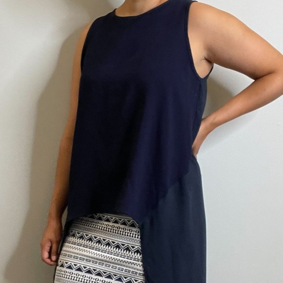 Sleeveless Navy High Low Top -M- - Picture 4 of 6